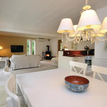 Semesterbostad Three-bedroom In Idestrup *